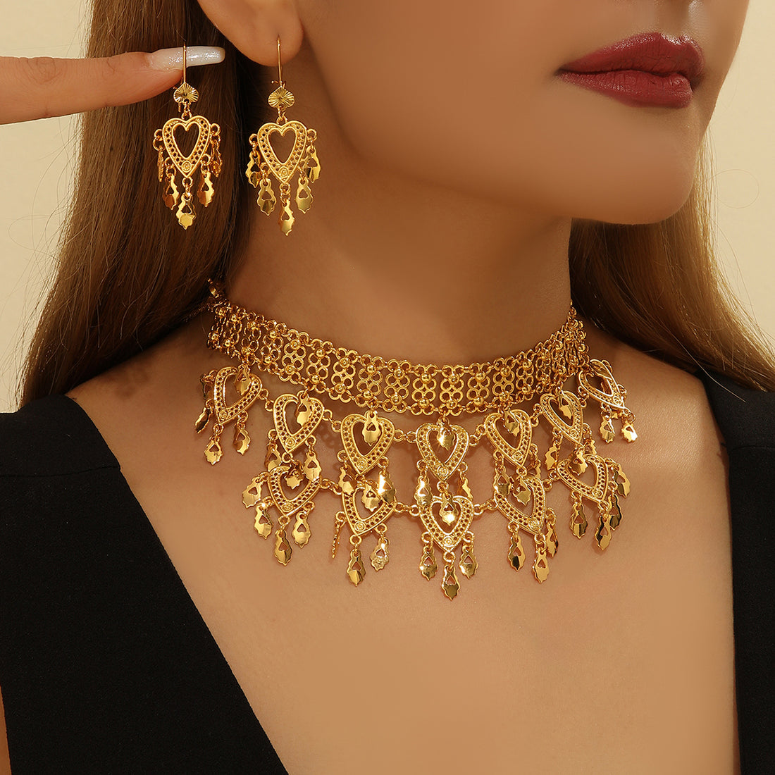 3pcs Fashionable Retro Luxury Heart-shaped Hollow Necklace Earrings Women&